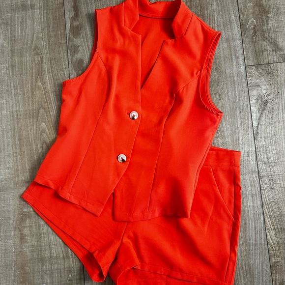 VEST 2 Piece short set - Picture 2 of 10